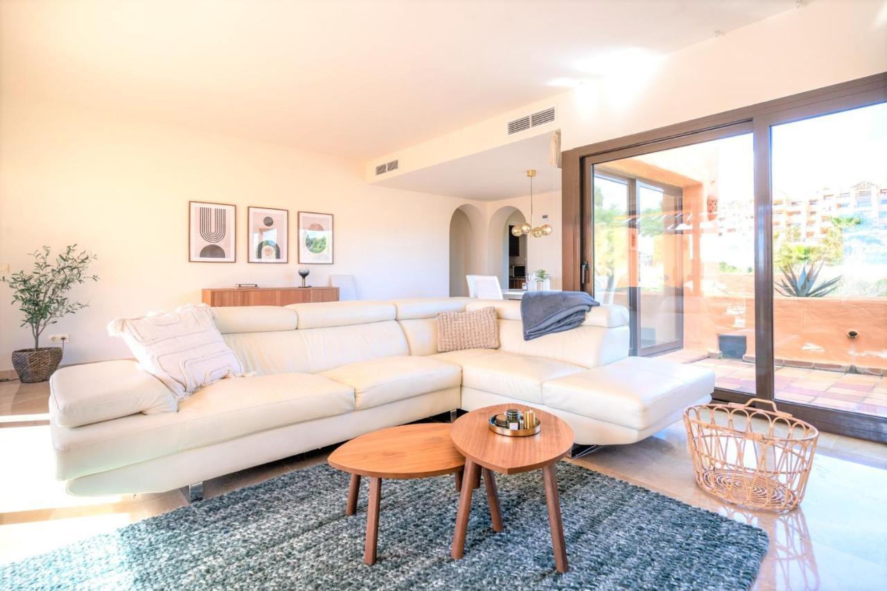 9 Penthouse With Amazing Sea Views, Close To Golf Manilva Duquesa Exteriér fotografie
