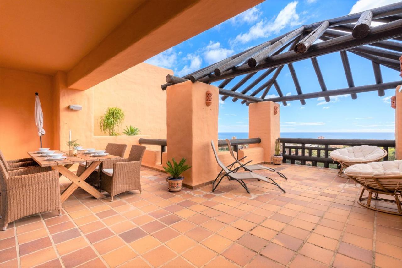 9 Penthouse With Amazing Sea Views, Close To Golf Manilva Duquesa Exteriér fotografie